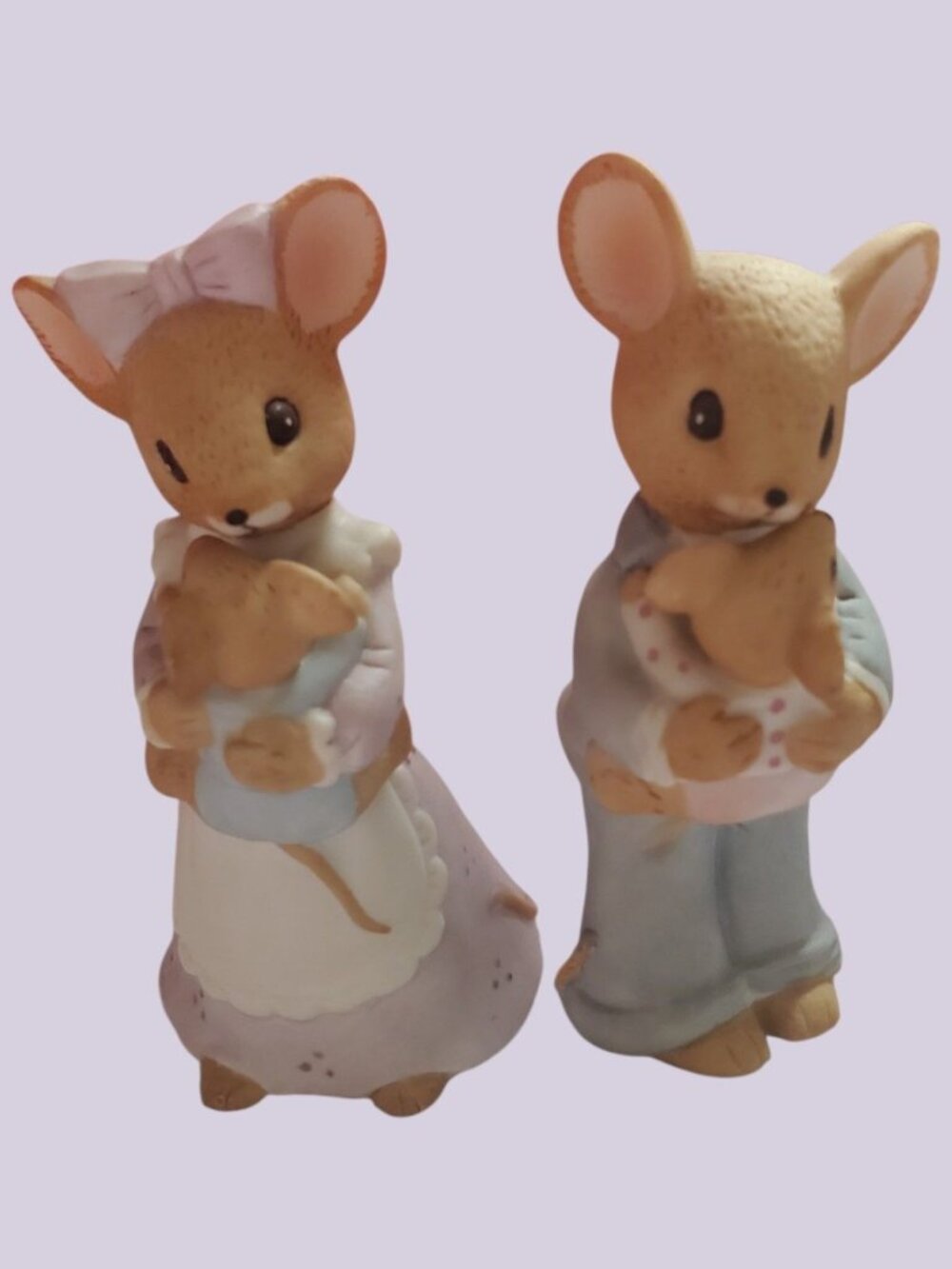 Enesco Vtg Mouse Family Figurines Mother & Father Holding Babies Set Of 2